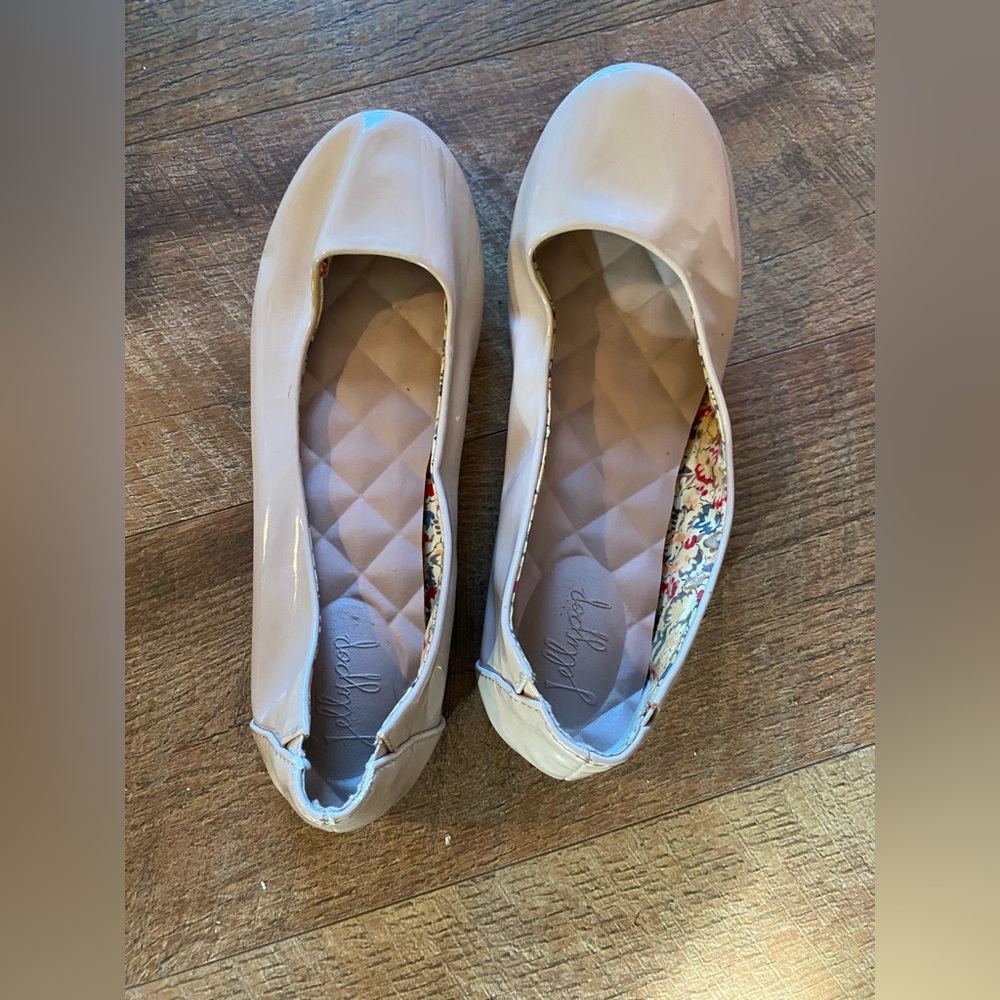 Nude flats. Size 8.5
